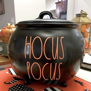 Rae Dunn Hocus Pocus cauldron with removable lid